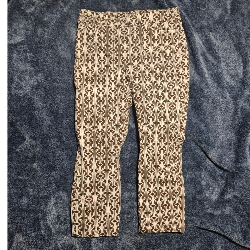 Chicos So Slimming Juliet Capri Pants Brown White Geometric Ikat Size 1.5 US 10